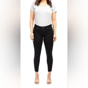 1822  Denim Black Jeans